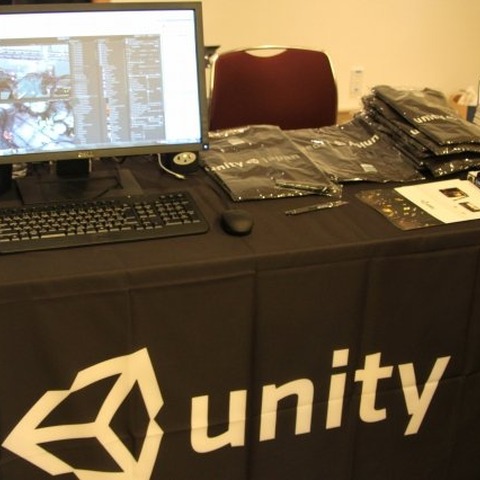 【CEDEC 2011】大賑わいのUnityブースでは、Tシャツを大プレゼント中 画像