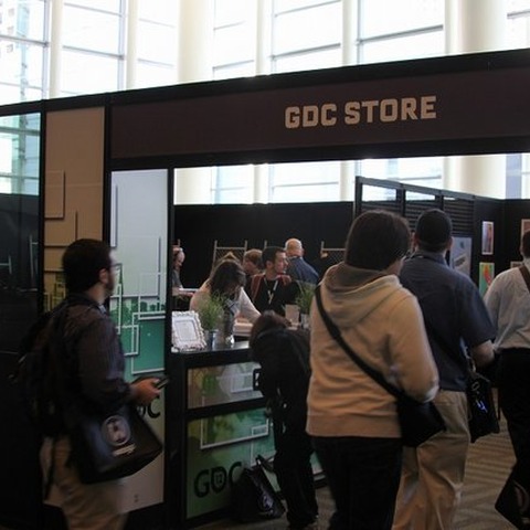 【GDC2012】恒例の「GDCストア」・・・リュックやTシャツを買ってみました 画像