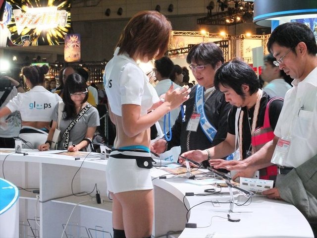 東京ゲームショウ、ビジネスデイ１日目の9月20日に株式会社gloopsのブースでは12時から「gloopsのゲームの作り方」と題されたイベント講演が行われました。システム事業部サーバーエキスパートの大和屋貴仁氏がgloopsの日々変化していくソーシャルゲーム作りについて説