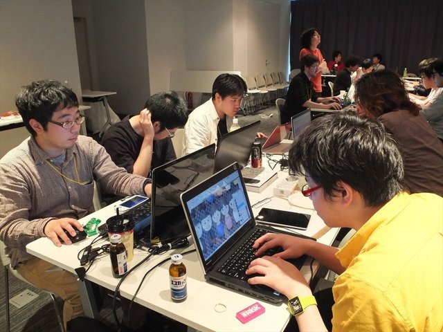 7月20日から21日にかけてデジタルハリウッド大学にて「PlayStation　Mobile GameJam 2013 Summer」が開催されました。本イベントはPlayStation Mobile向けのゲームを2日間という短時間で制作するGameJamです。2日目の21日の16時には、完成発表が行われました。